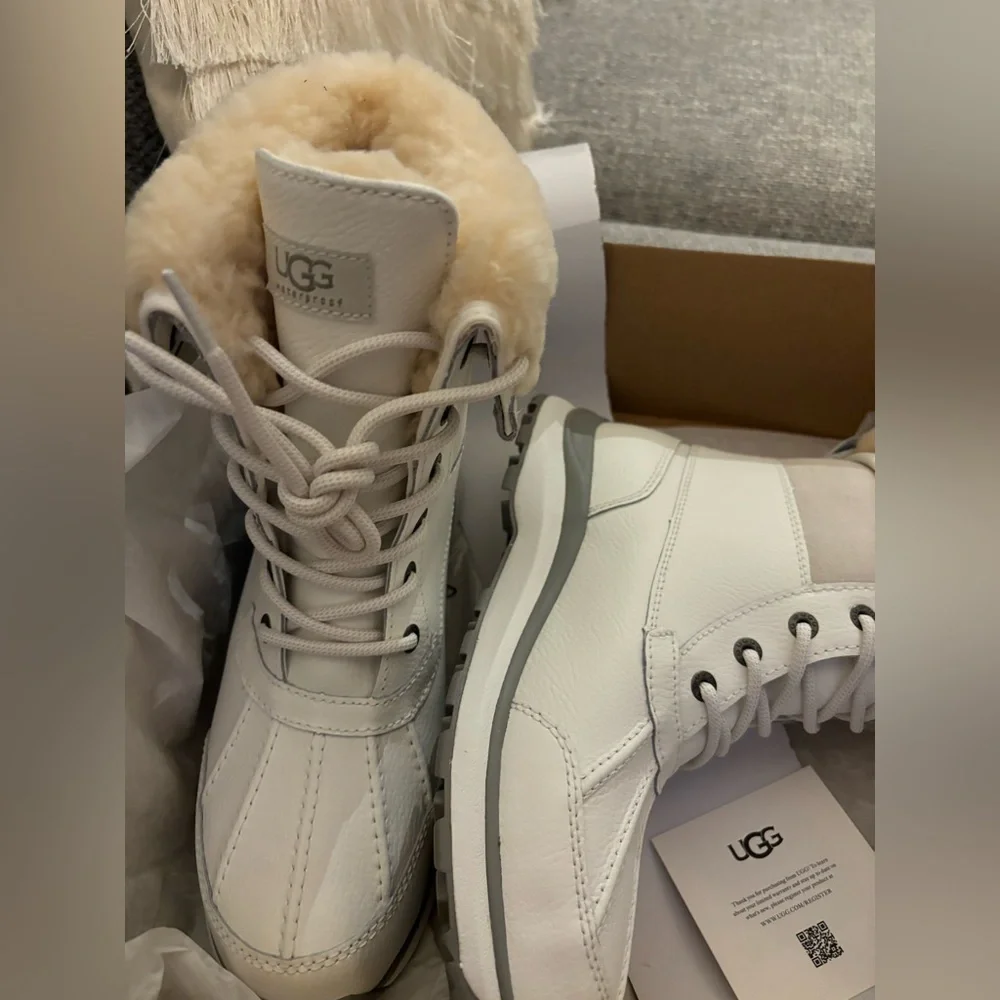 Brand New UGG Adirondack III Winter Boots – White, Size 8.5 - Picture 12 of 14